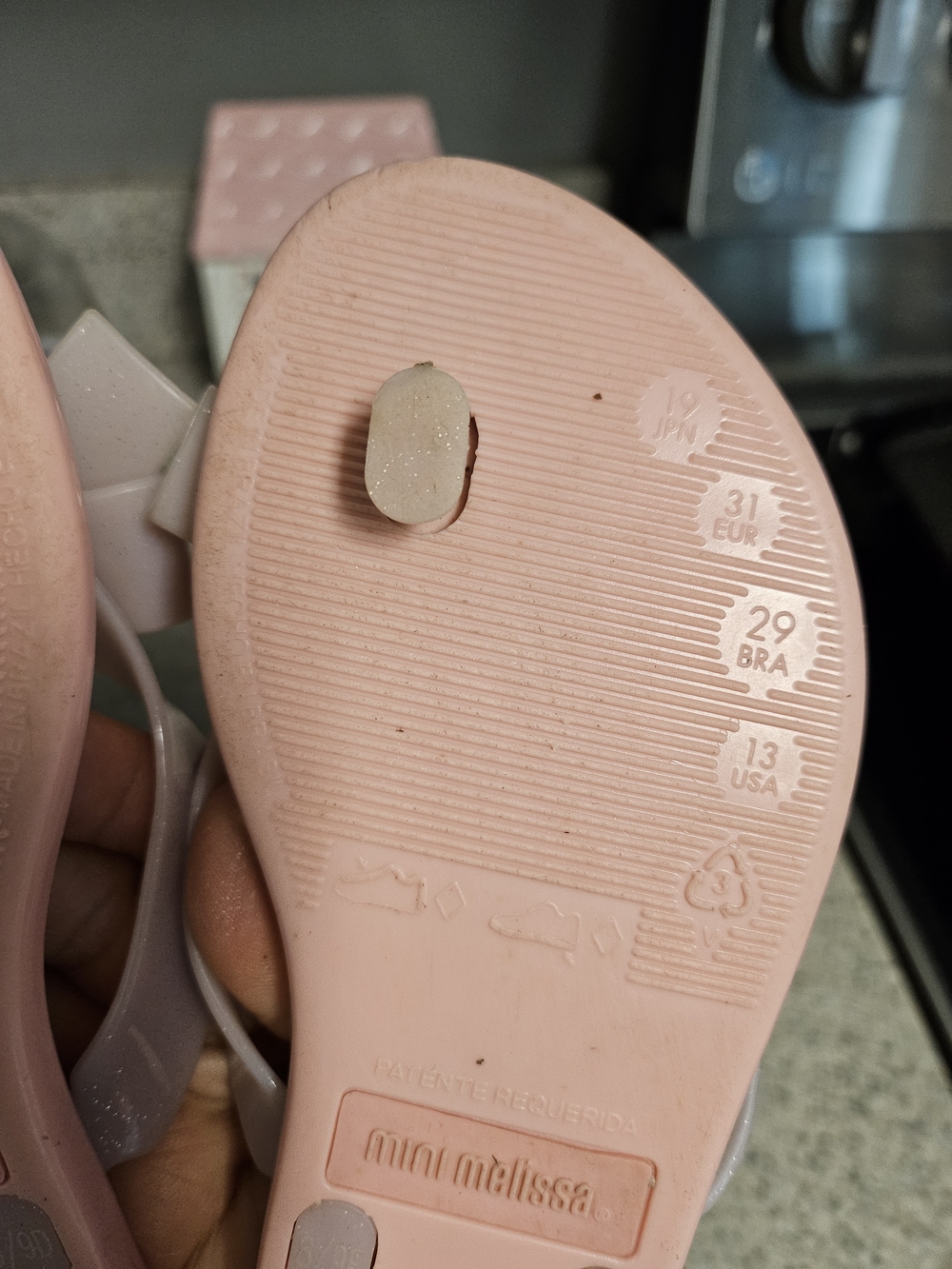 Mini Melissa Girls' Pink Heart Bow Jelly Sandals - Picture 6 of 7
